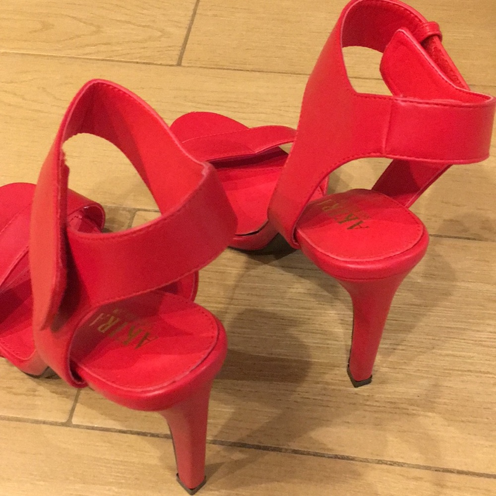 Shoes - Picture 2 of 5